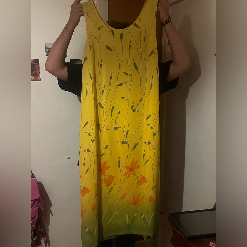 A pretty vintage maxi dress! Great for the summer 🫶🏽